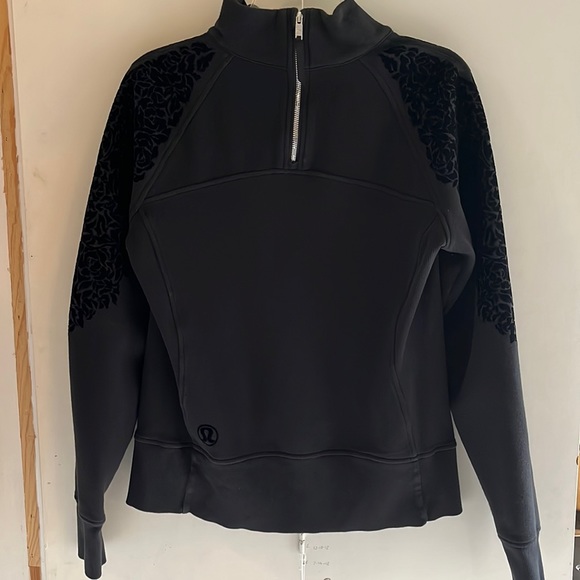 Lululemon sweatshirt size 10 excellent condition NWOT - Picture 1 of 4